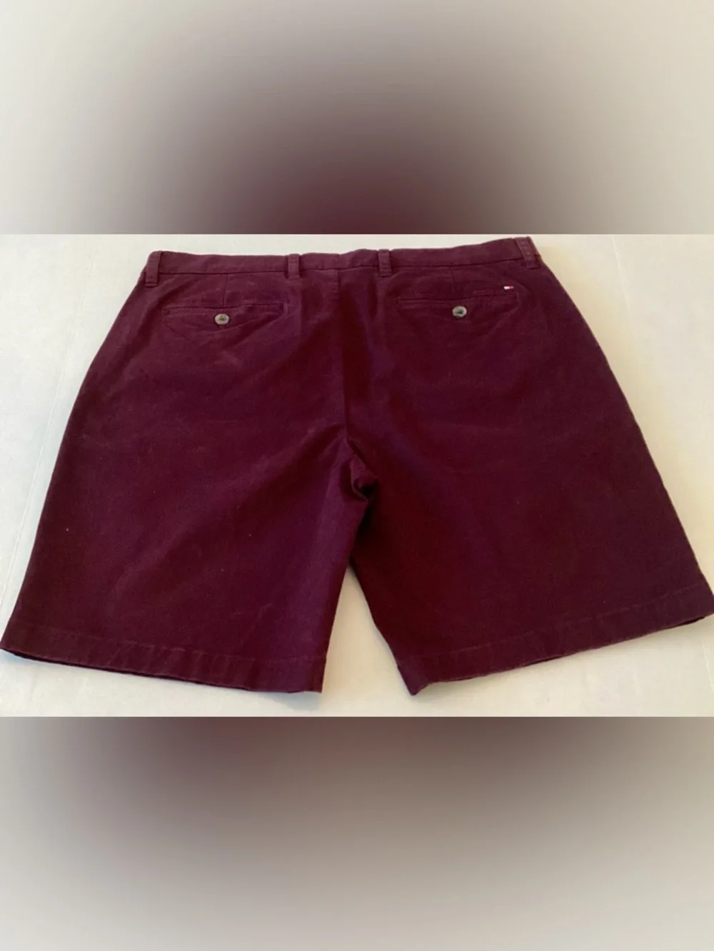 Tommy Hilfiger Chino Shorts Men's 34 Burgundy Maroon Classic Fit Stretch